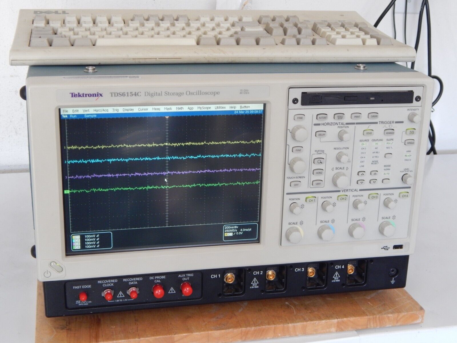 TDS6154C 15GHz 40GS/s 8 Options, NIST calibration TDS6154C 15GHz 40GS/s 8 Options, NIST calibration